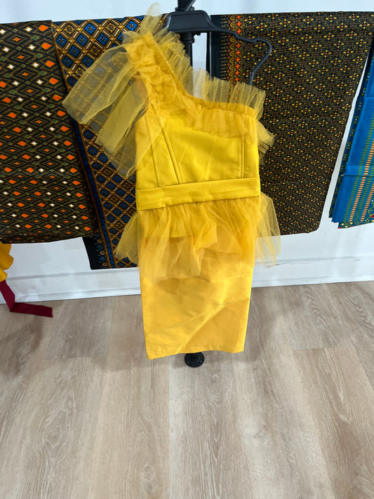 Girl 2 pieces top and bottom skirt