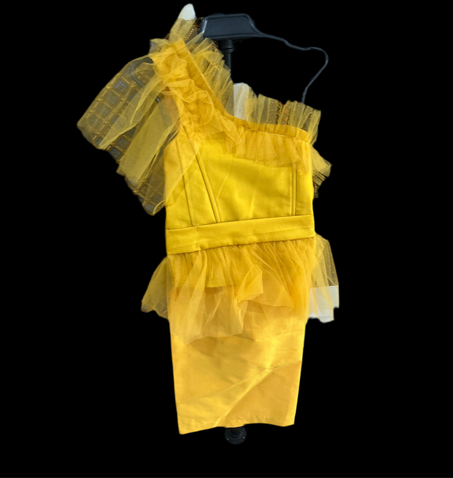 Girl 2 pieces top and bottom skirt